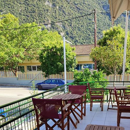 ホテル Περσεφονη カメナブルナ エクステリア 写真